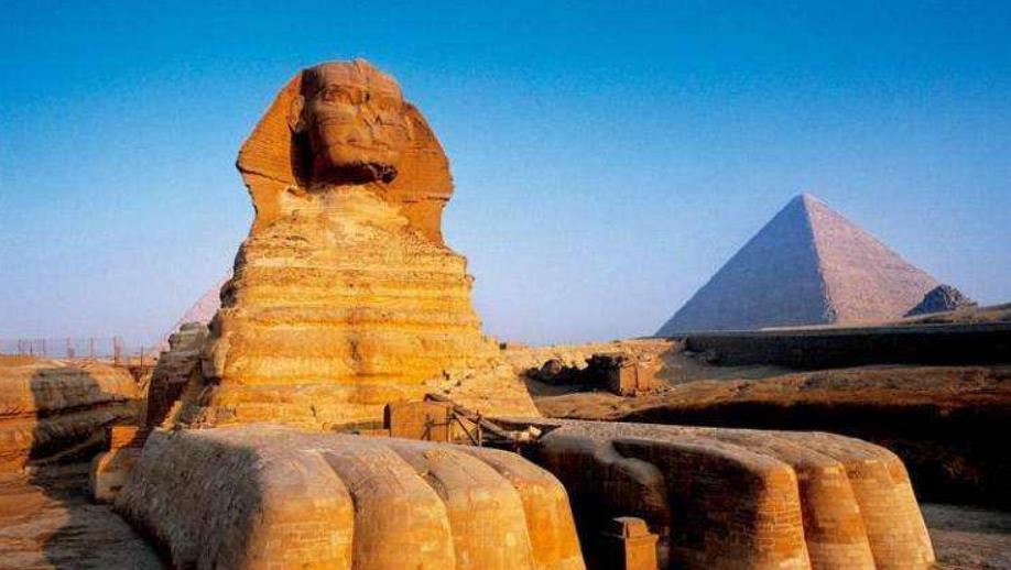 上百个狮身人面像指向同一个方向,埃及金字塔中发现超自然生物