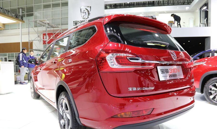 红色宝骏310w,年轻人的最爱,你喜欢吗