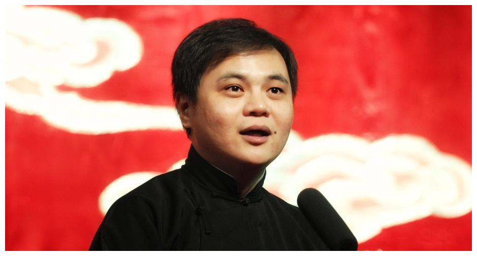 如何评价德云社高峰?一句话概括:相声中的巨人,生活中的老人