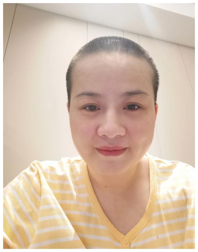 岳云鹏老婆挑战自己剃寸头,喊话老公剃相同发型,小岳岳秒认怂!