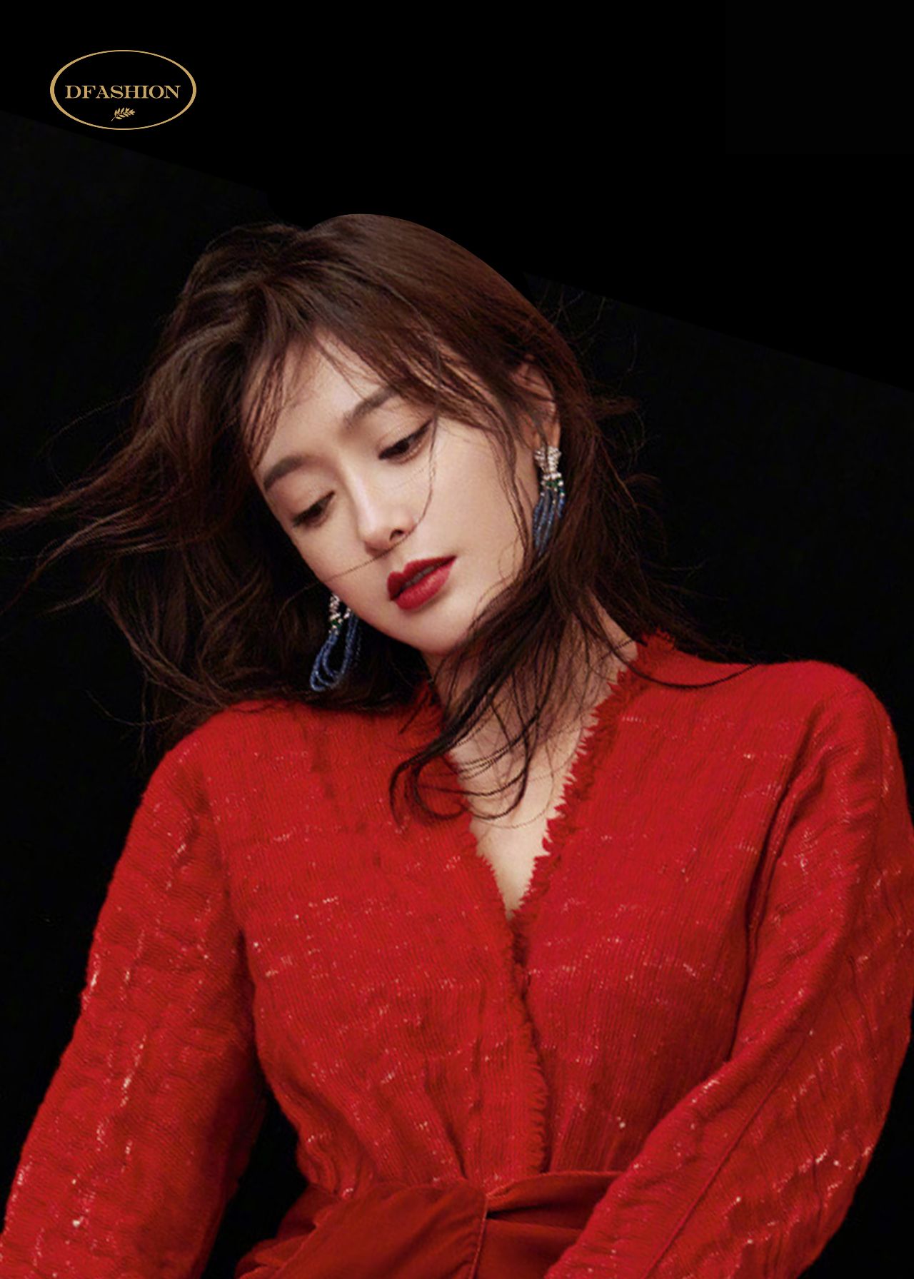 明星秦岚时尚杂志11月刊星尚摄影大片,散发独特女性魅力!