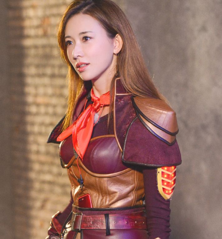 "不老女神"林志玲化身最美雅典娜,身穿铠甲霸气十足