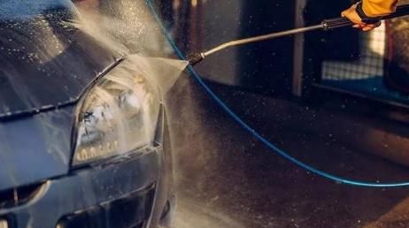 洗车时，这3个位置再脏也不能用水冲，洗不干净还伤车
