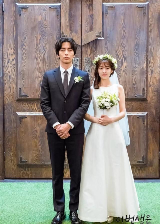 请李栋旭刘仁娜停止公费恋爱,马上原地结婚!