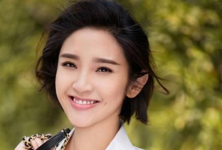 娱乐圈有梨涡的女明星每一位都气质出众只有一位是香港女演员