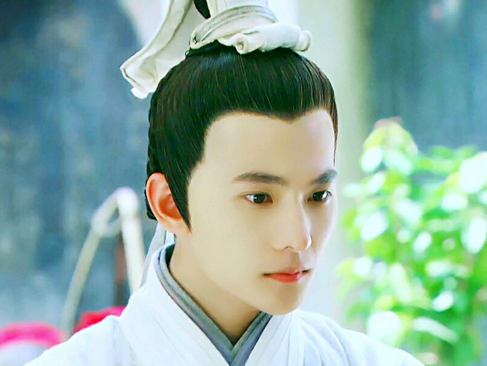 身穿白衣,林更新清冷,杨洋俊逸,鹿晗俊朗,最后一个挪不开眼