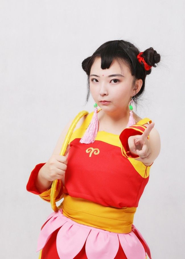 美女cos小哪吒,是不是有点可爱?