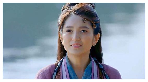 2017年,网剧"射雕英雄传"也是十分的热播,肖茵也是饰演了韩小莹,装扮