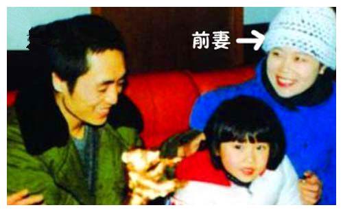 她18岁放弃大学学业爱上现年68岁的张艺谋,为张艺谋生儿育女
