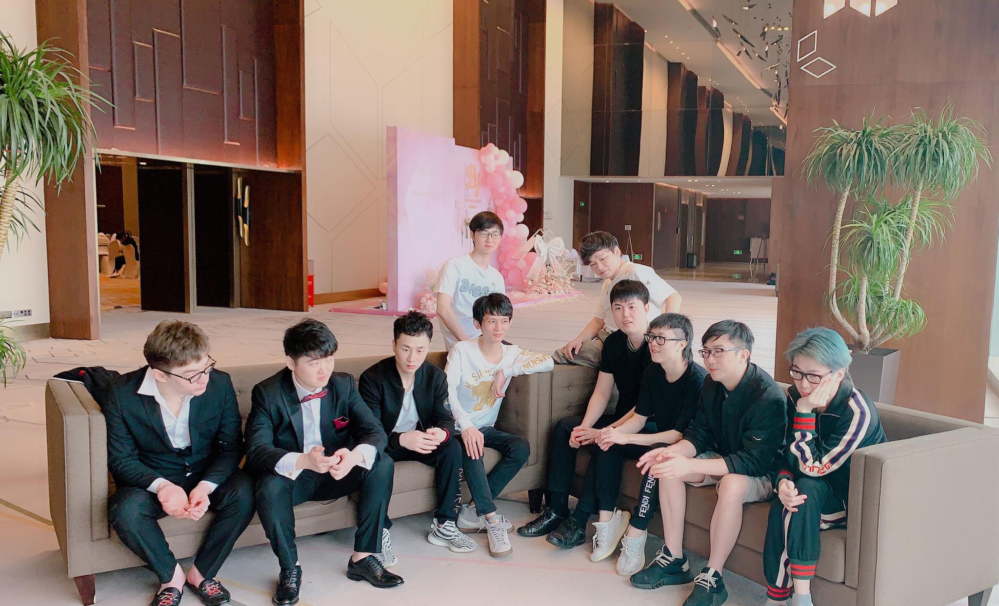 dota2主播奶哥哥大婚,ob十雄全家福yyf头大很突出|谢彬|主播|全家福