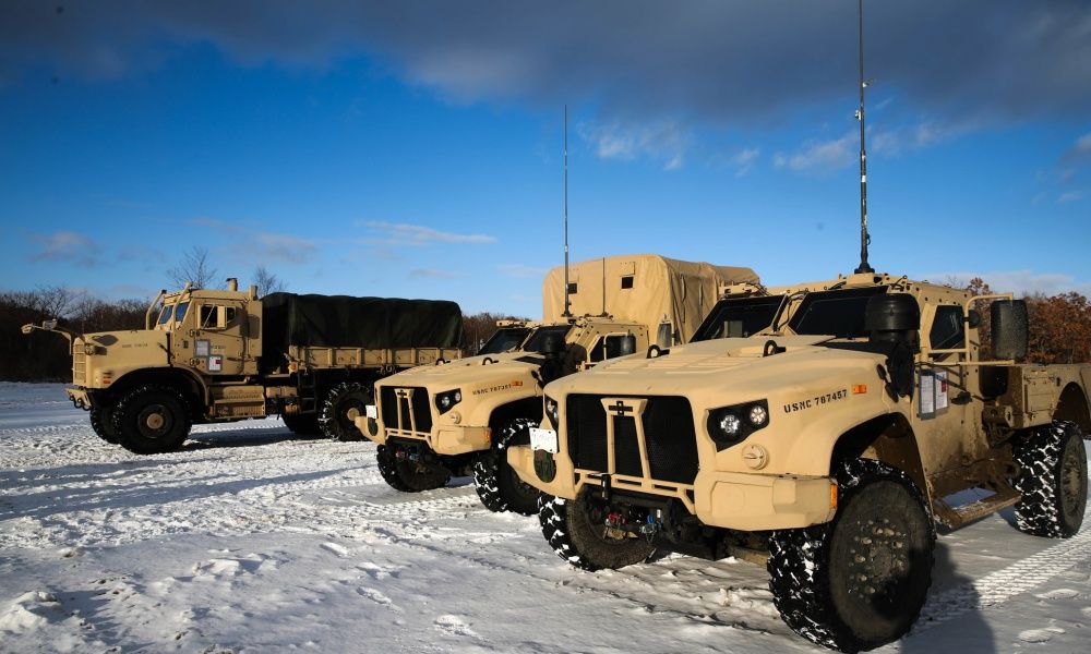 美军演习套路深 锻炼寒区作战力 与自卫队联络感情 大秀最新战车_高清