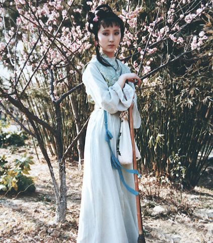 87版《红楼梦》林黛玉罕见老照片,张张珍贵,难怪贾宝玉为之痴迷