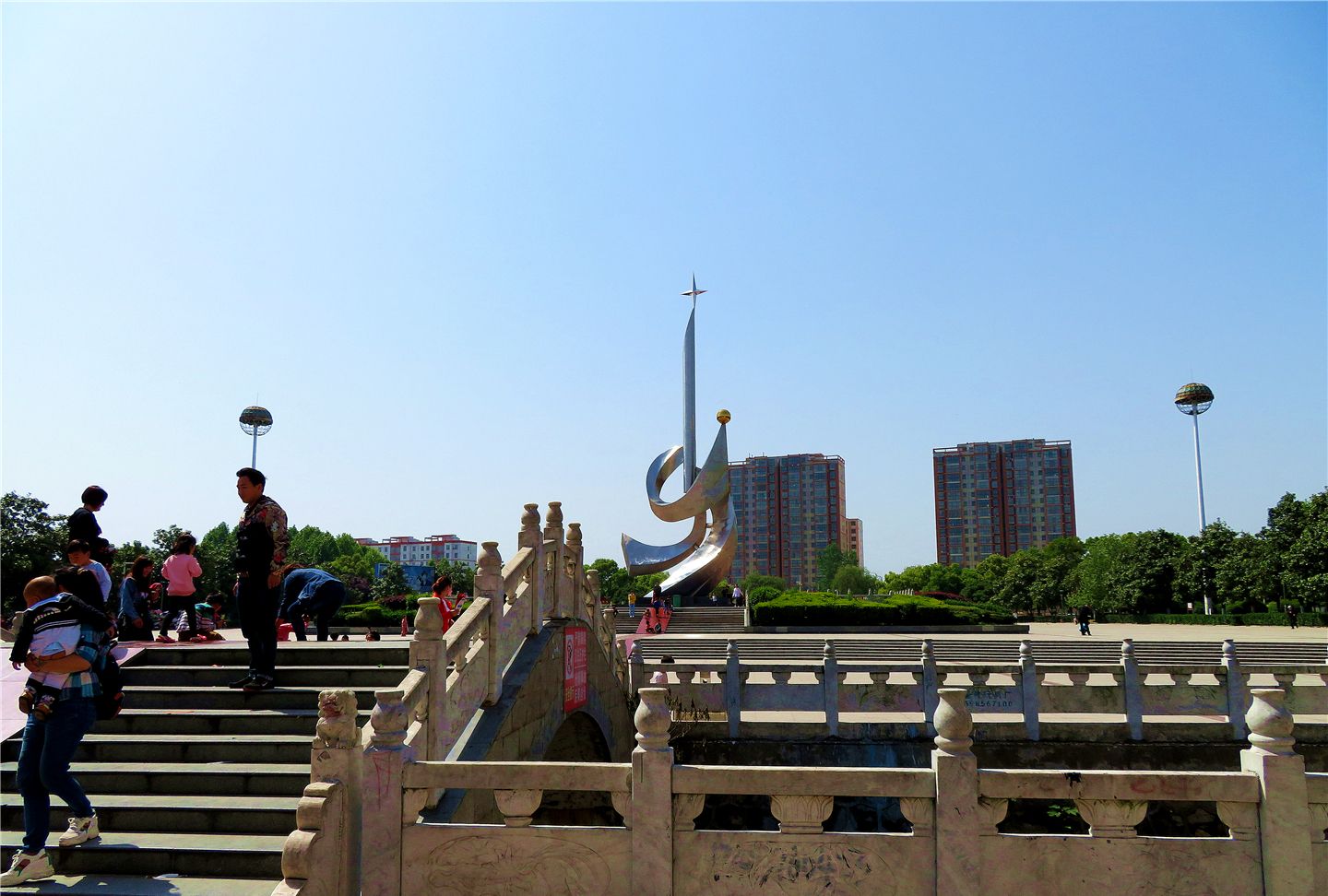 这里的天空很蓝—河南信阳罗山县城随手拍_高清图集_新浪网