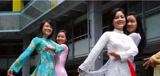 越南女孩嫁给中国男人后,为何经常回娘家?真实原因你想不到