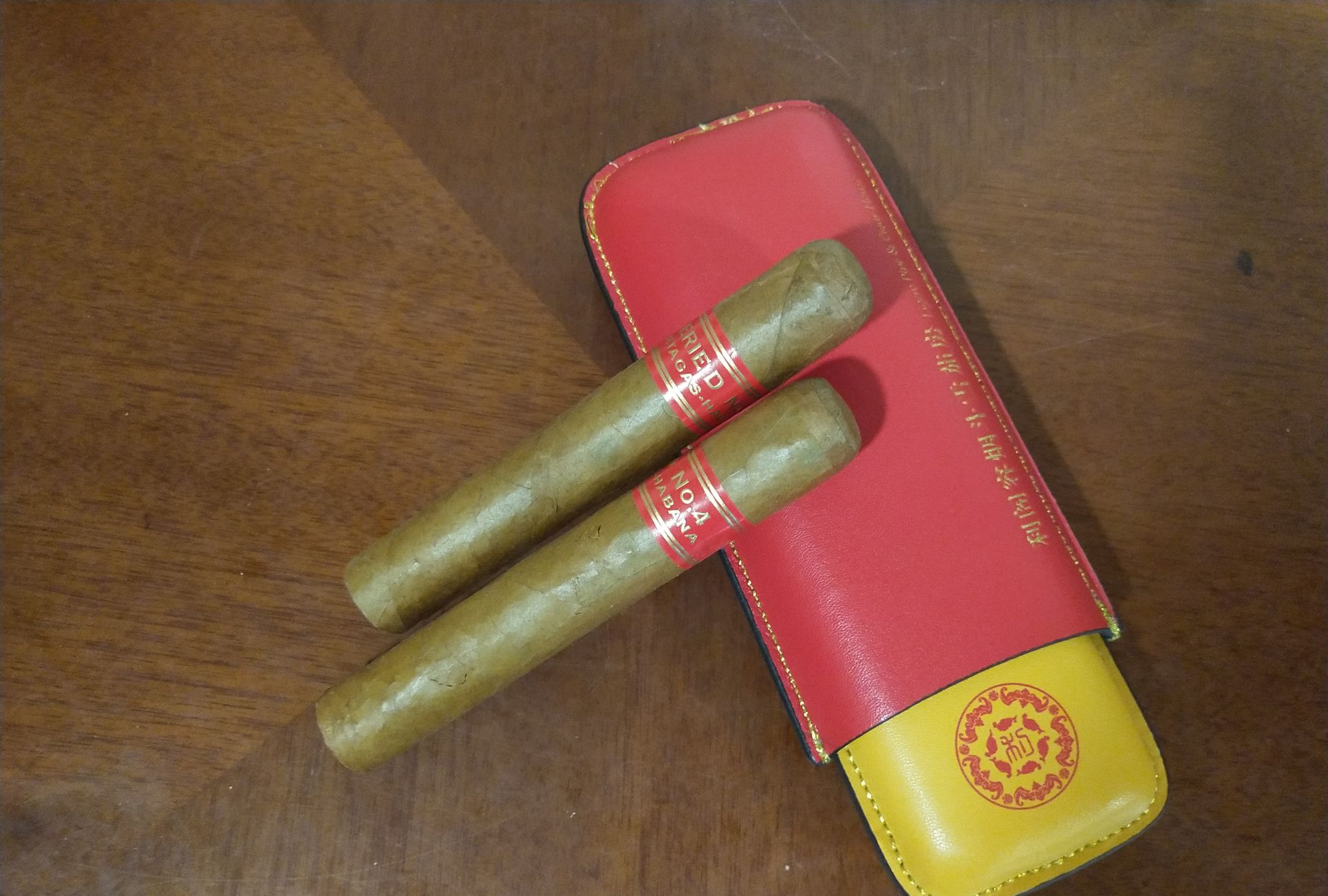 烟气浓郁而又平衡的雪茄帕特加斯4号