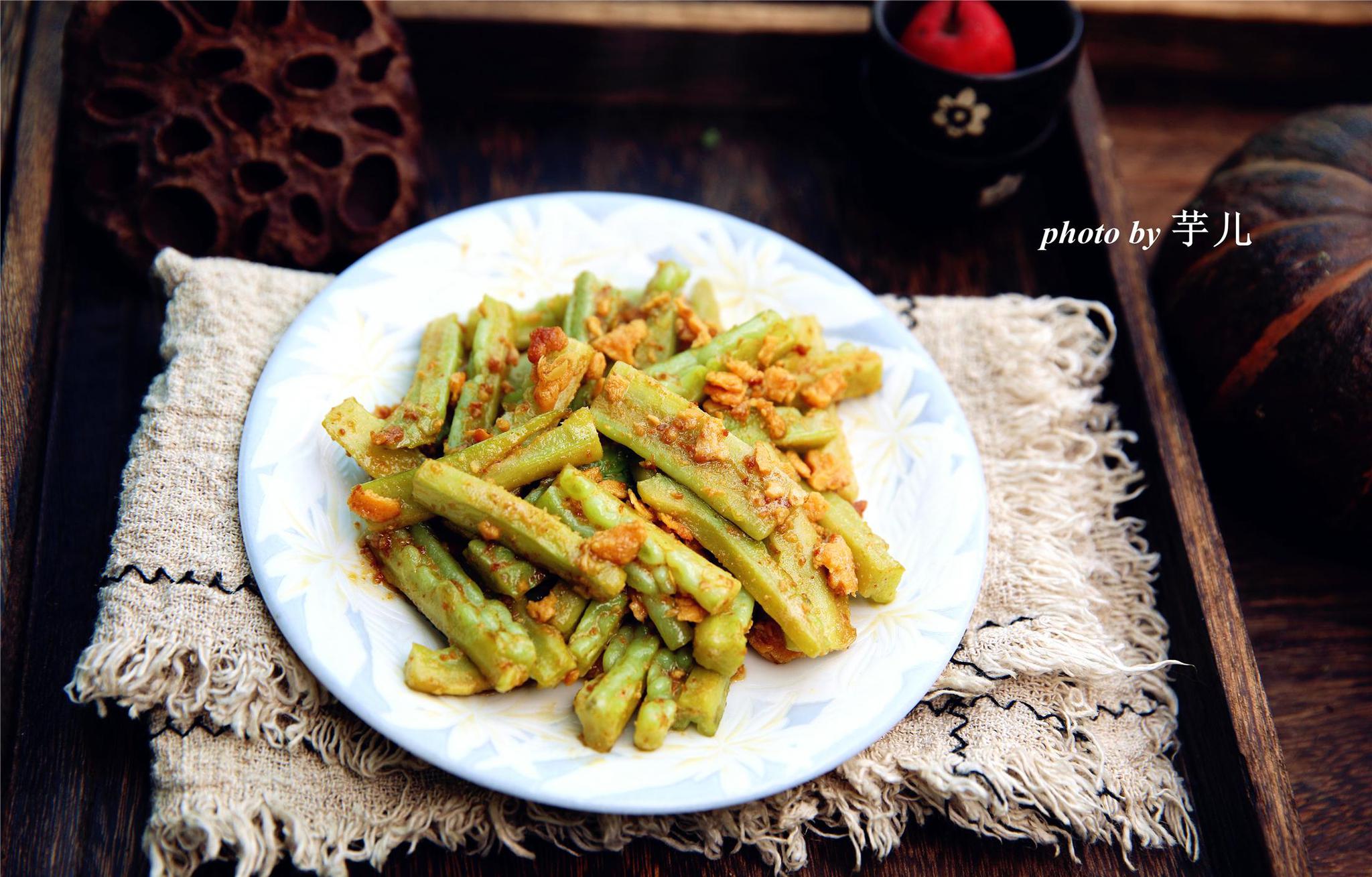 咸蛋黄焗苦瓜,营养加倍,清香美味不再苦,咸鲜脆爽,全家都爱吃