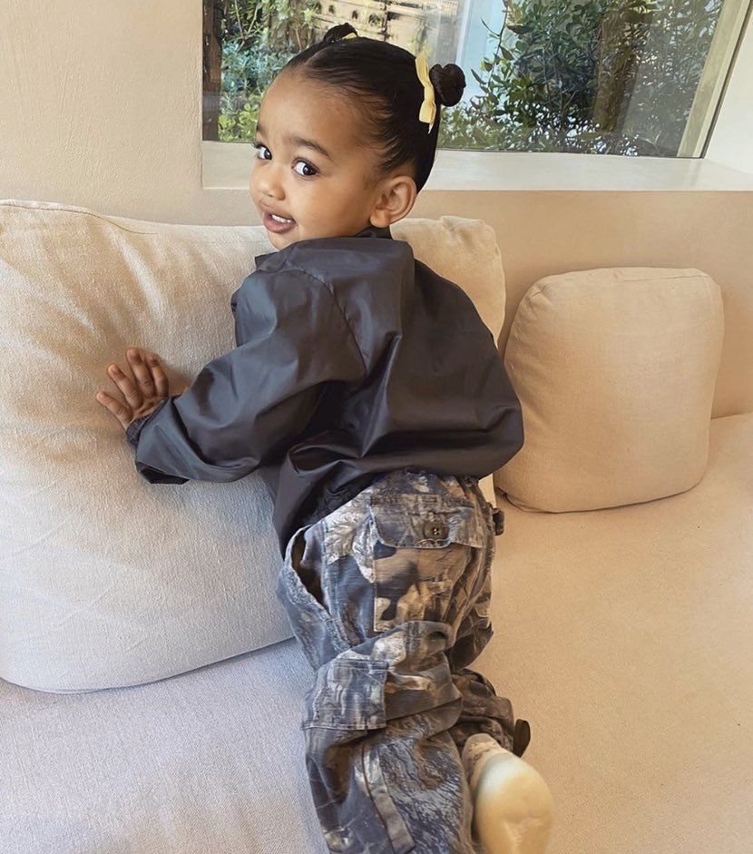 金卡戴珊小女儿两周岁了,投胎果然是个技术活_高清图集_新浪网