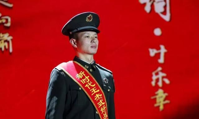 我是吴宏宁的妻子,宏宁的工作能够得到各位领导