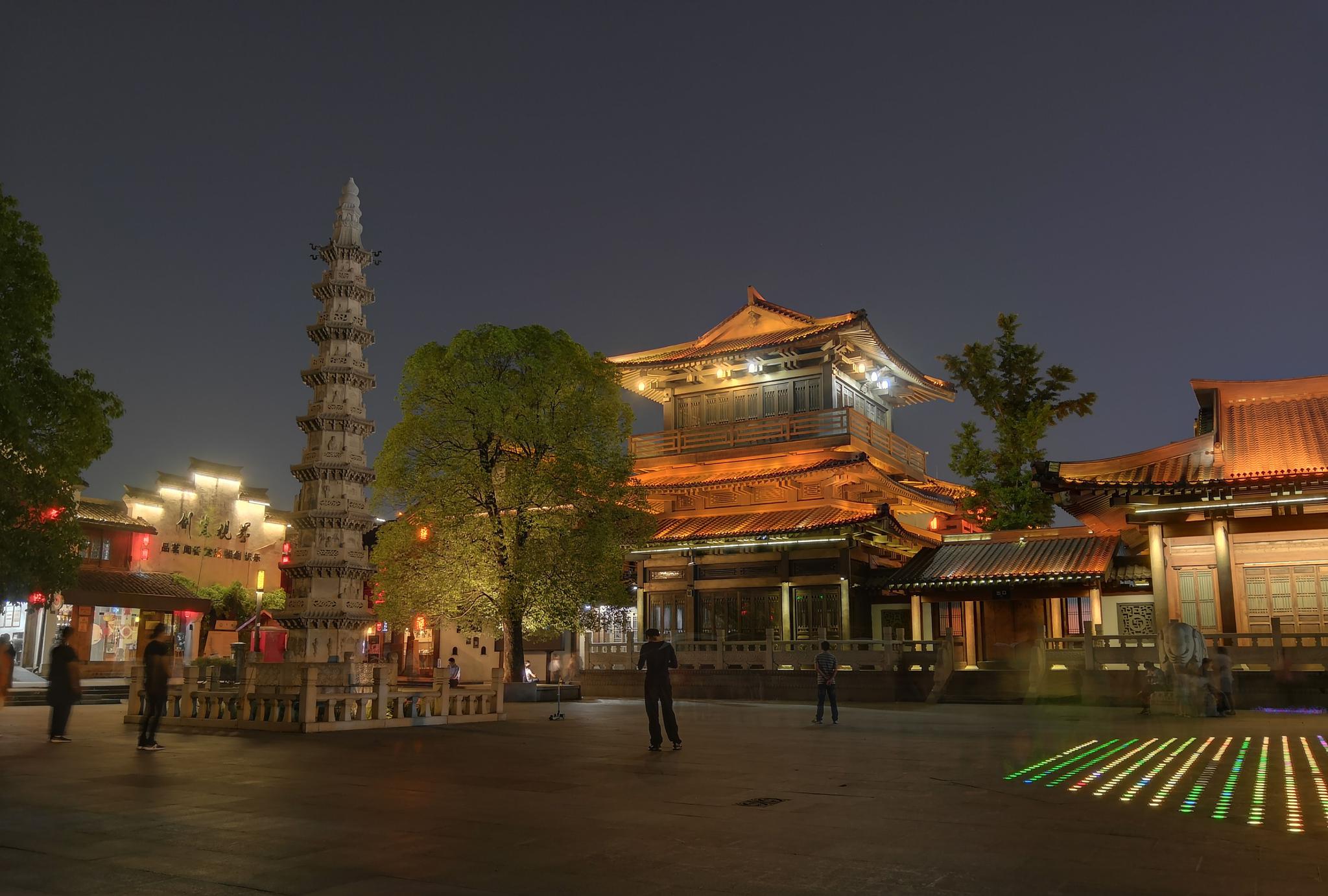 夜游杭州香积寺一带,免费夜景,十里银湖墅之精华,来杭必打卡地_高清
