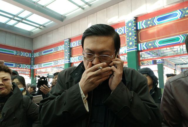 梁宏达现身常贵田告别仪式,能说书能主持的老梁到底算哪个圈?