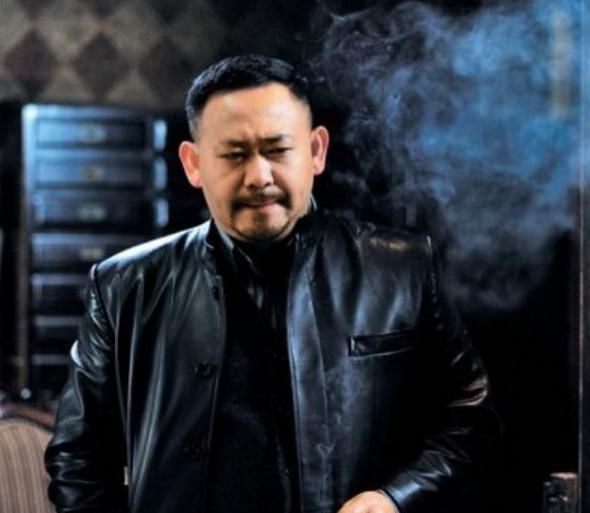 除了早年间的电视剧《别了温哥华》,《空镜子》之外,姜武最让人津津