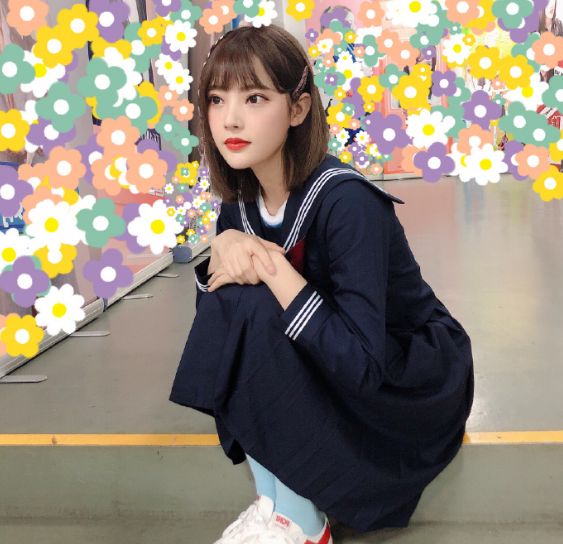 snh48何晓玉身着学生装参加运动会晒出美照萌萌哒