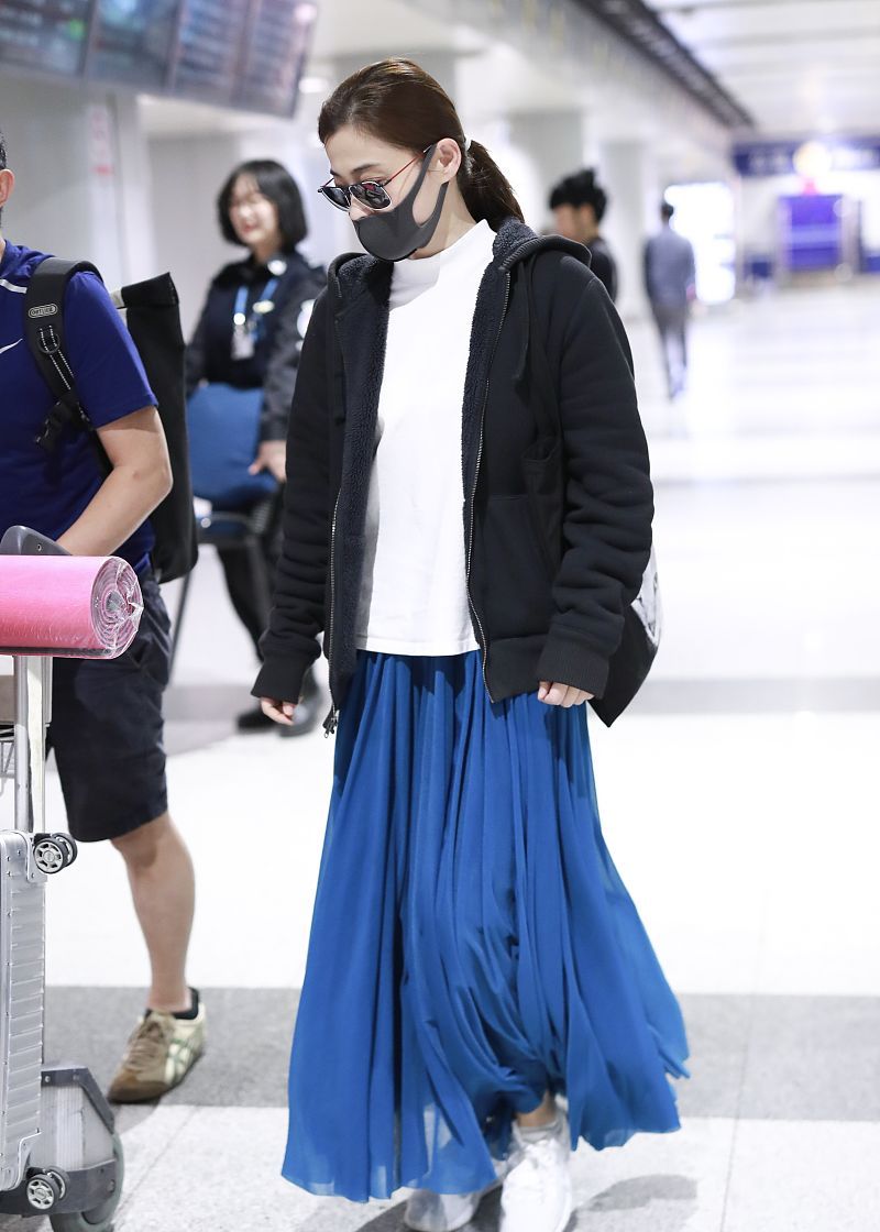 2019年4月6日,北京,梅婷机场街拍.