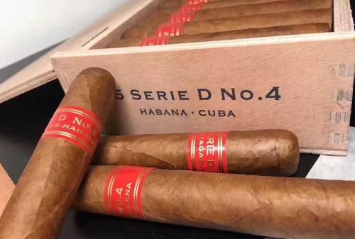 烟气浓郁而又平衡的雪茄帕特加斯4号