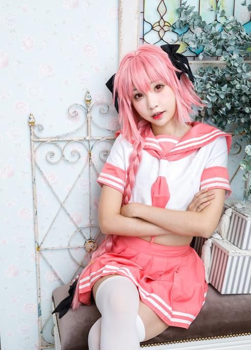 阿斯托尔福cos网友雄赳赳气昂昂阿福是个大伪娘