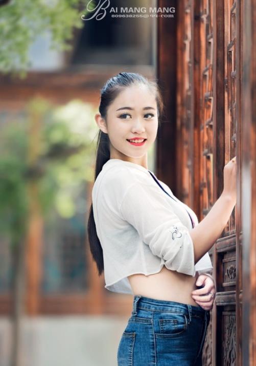 惊艳小萝莉梓萱crystal越南芽庄旅拍