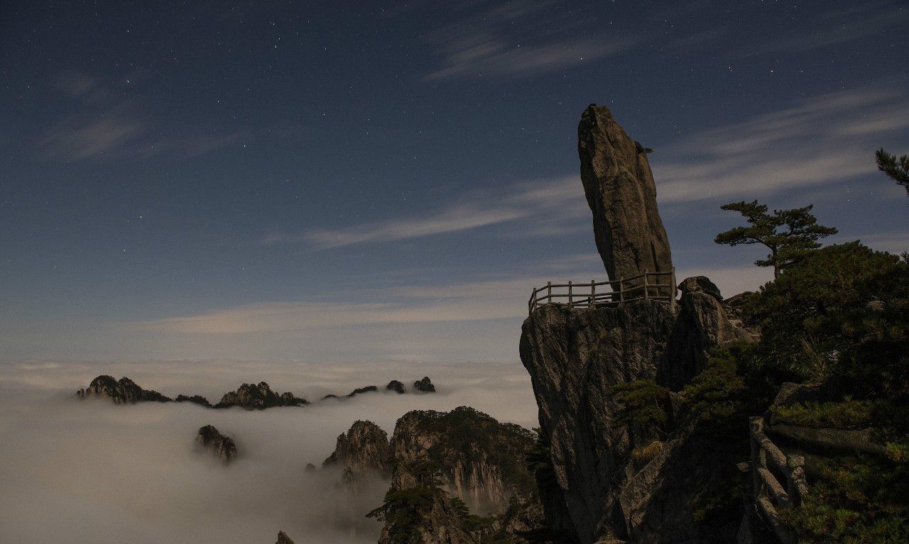 黄山“瀑布流云”景观_新浪新闻