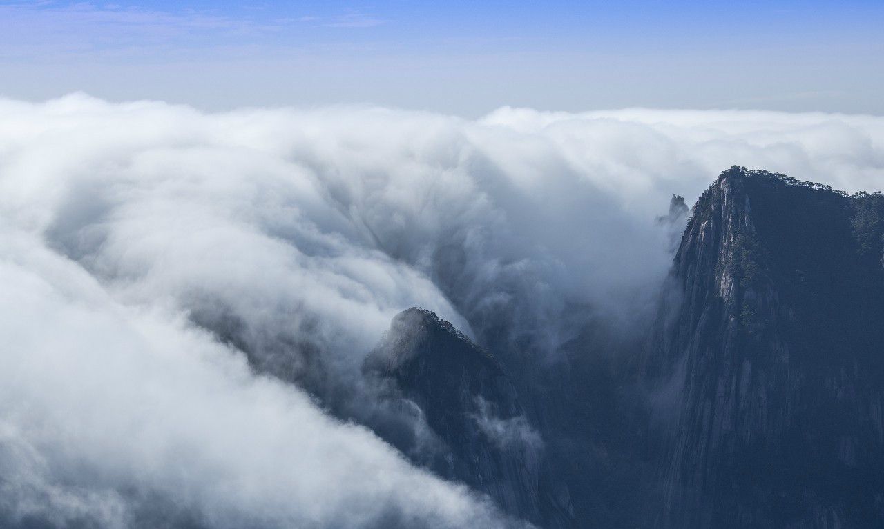 黄山“瀑布流云”景观_新浪新闻