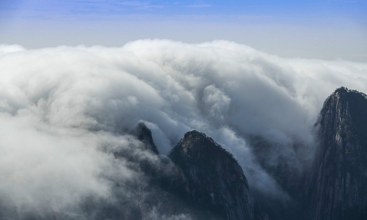黄山“瀑布流云”景观_新浪新闻