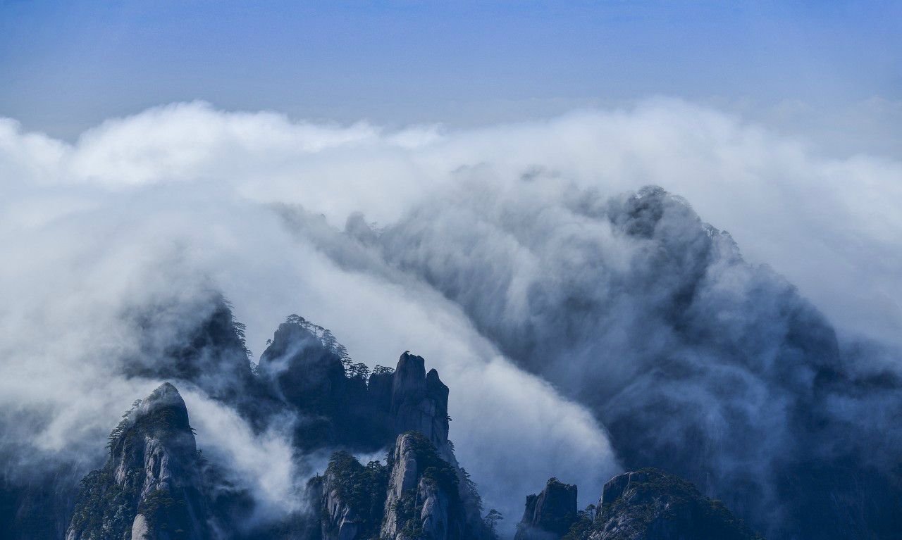 黄山“瀑布流云”景观_新浪新闻
