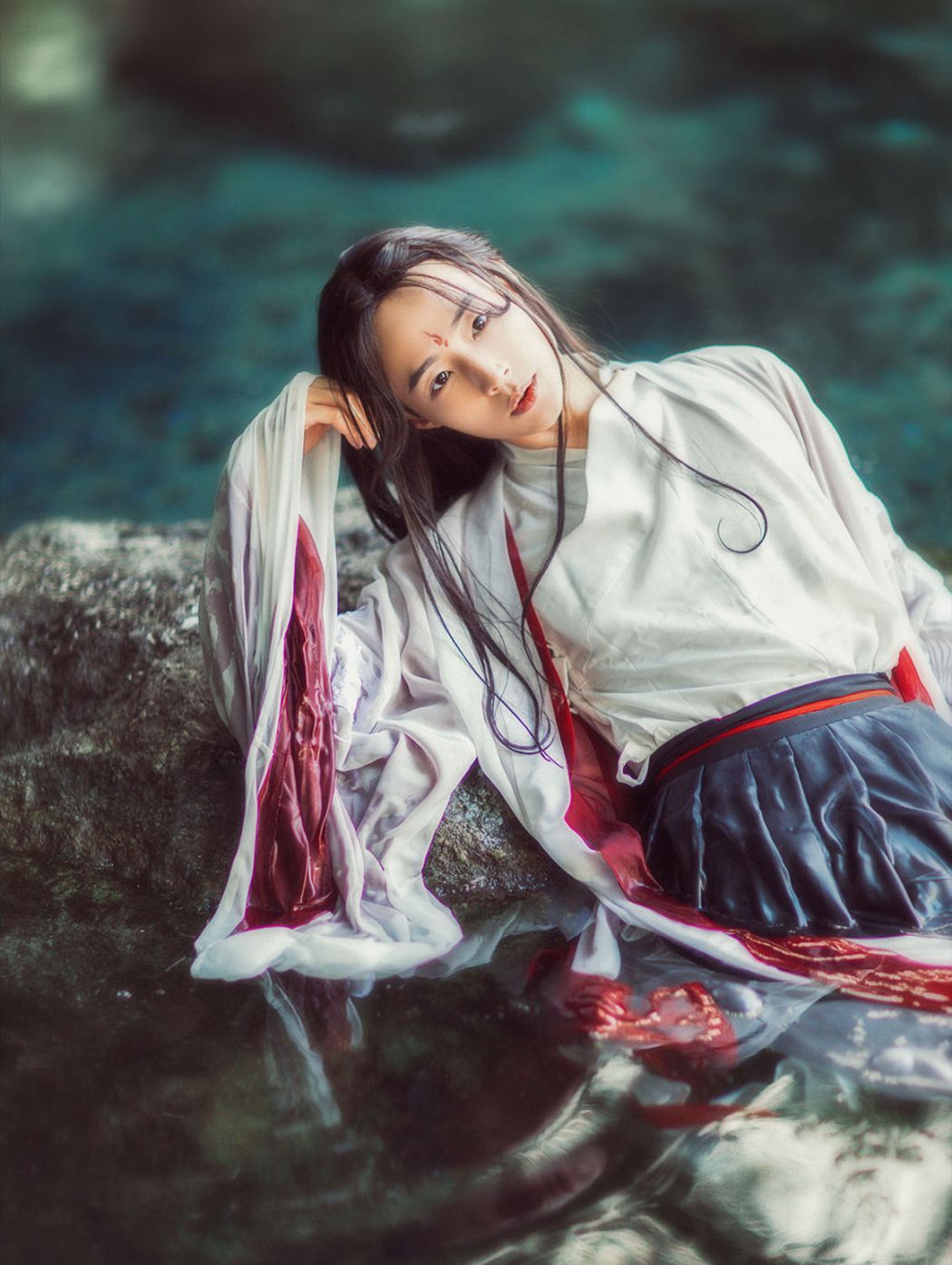 汉服古风取此泉酿酒奉茶乃可一世忘忧