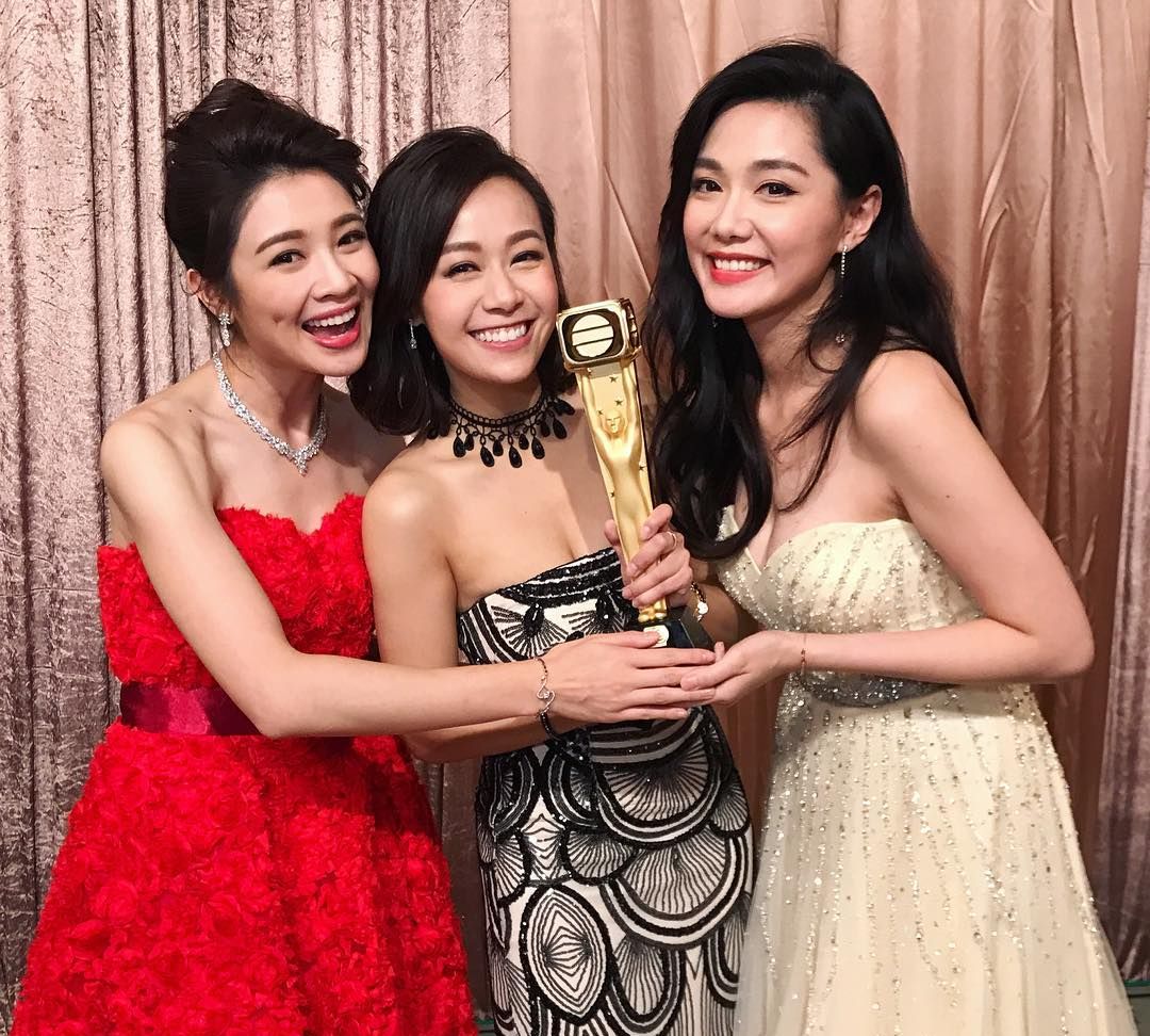 黄心颖魅力四射郑秀文与许志安30年的感情终究抵不过30岁的诱惑