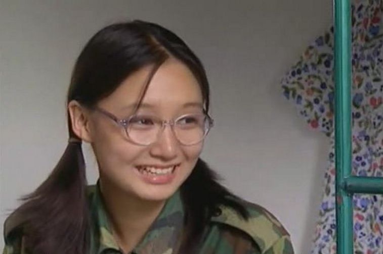 谁还记得《十七岁不哭》这部电视剧,21年前的李晨太"嫩"了