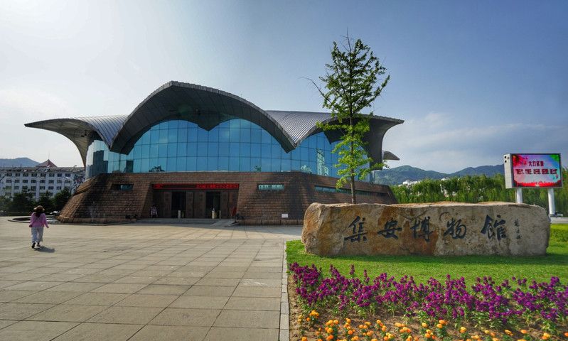 6 高句丽文物展示中心与遗迹公园的景色门票70元,我们参观的博物馆