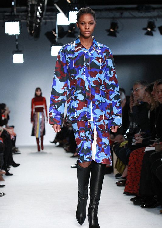 穿衣讲究才能更有范儿,这几款前卫的打扮让你自信满满