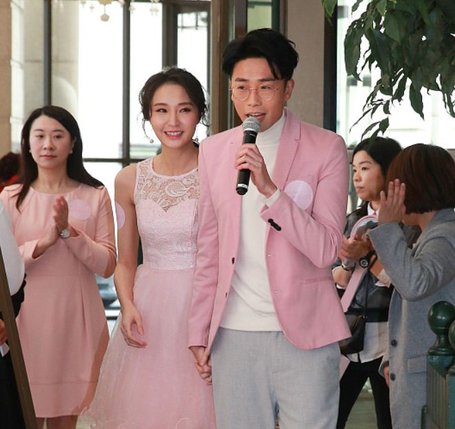 陆浩明,陈诗欣合体出活动cp感十足,粉嫩造型秀恩爱甜蜜满分