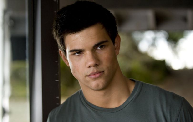 暮光之城中的小狼狗让我们一起来了解泰勒洛特纳