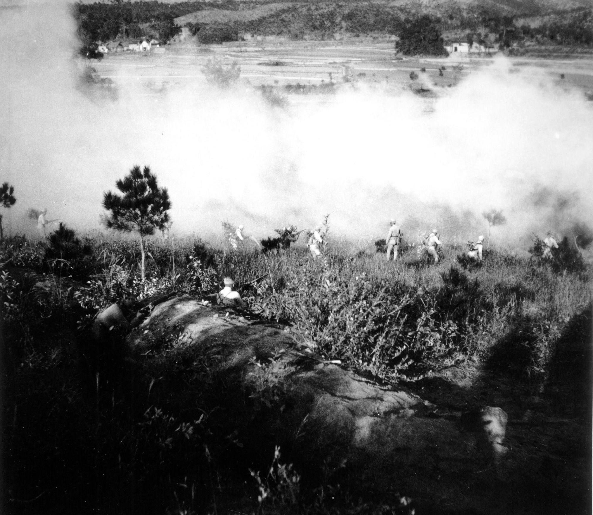 月,长沙会战,湖南新墙河附近与日军作战的中国军人1939年12月桂南战役