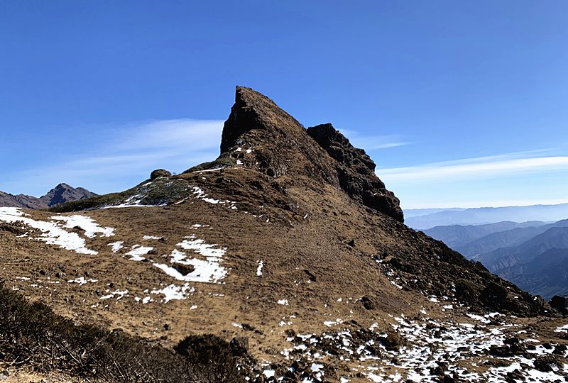 昆明禄劝马鬃岭雄险奇秀,风光真不错,让人流连忘返