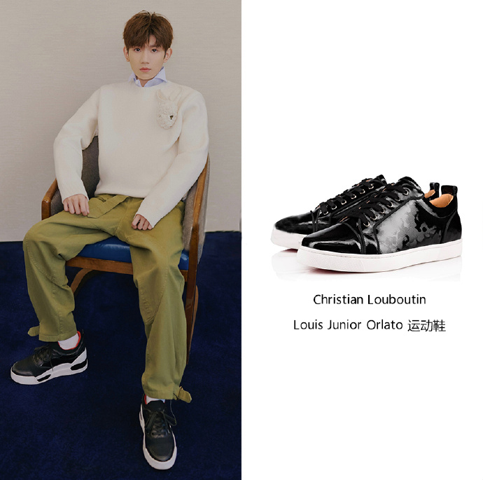 王源穿鞋的功夫见长,几千的鞋子每双都她像个华丽到极致的芭比娃