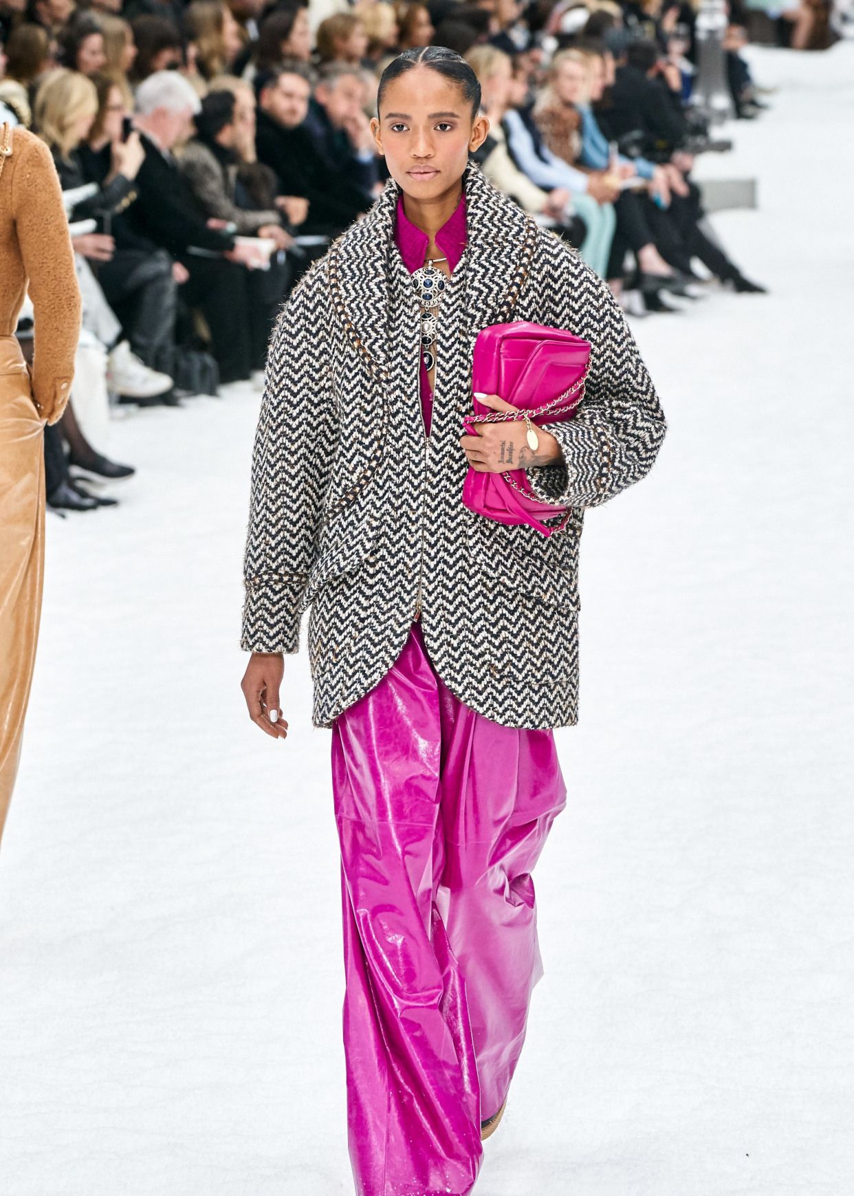 值得珍藏!香奈儿2019秋冬成衣系列,老佛爷最后的纪念之秀