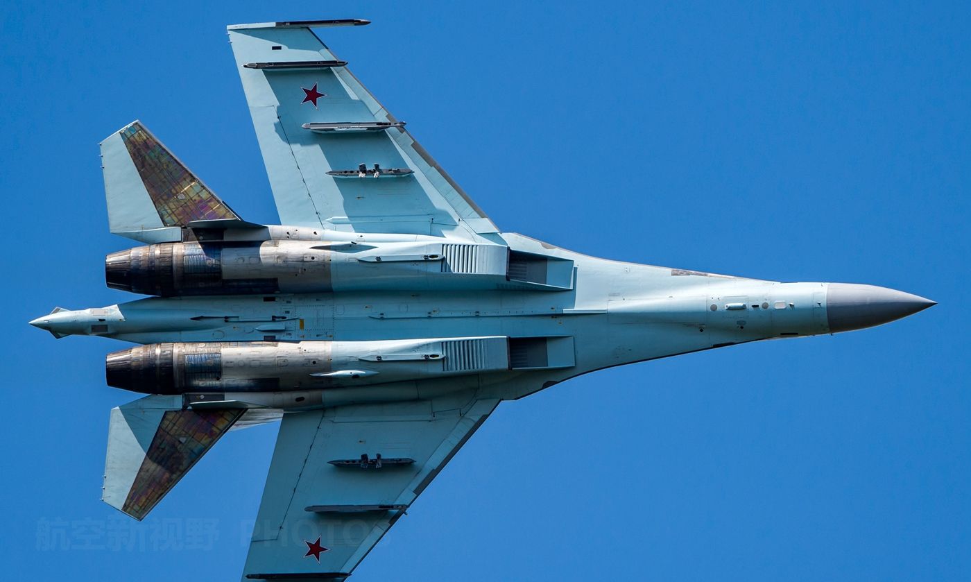 俄罗斯空天军现役最好的战斗机苏35组团飞行高清图集