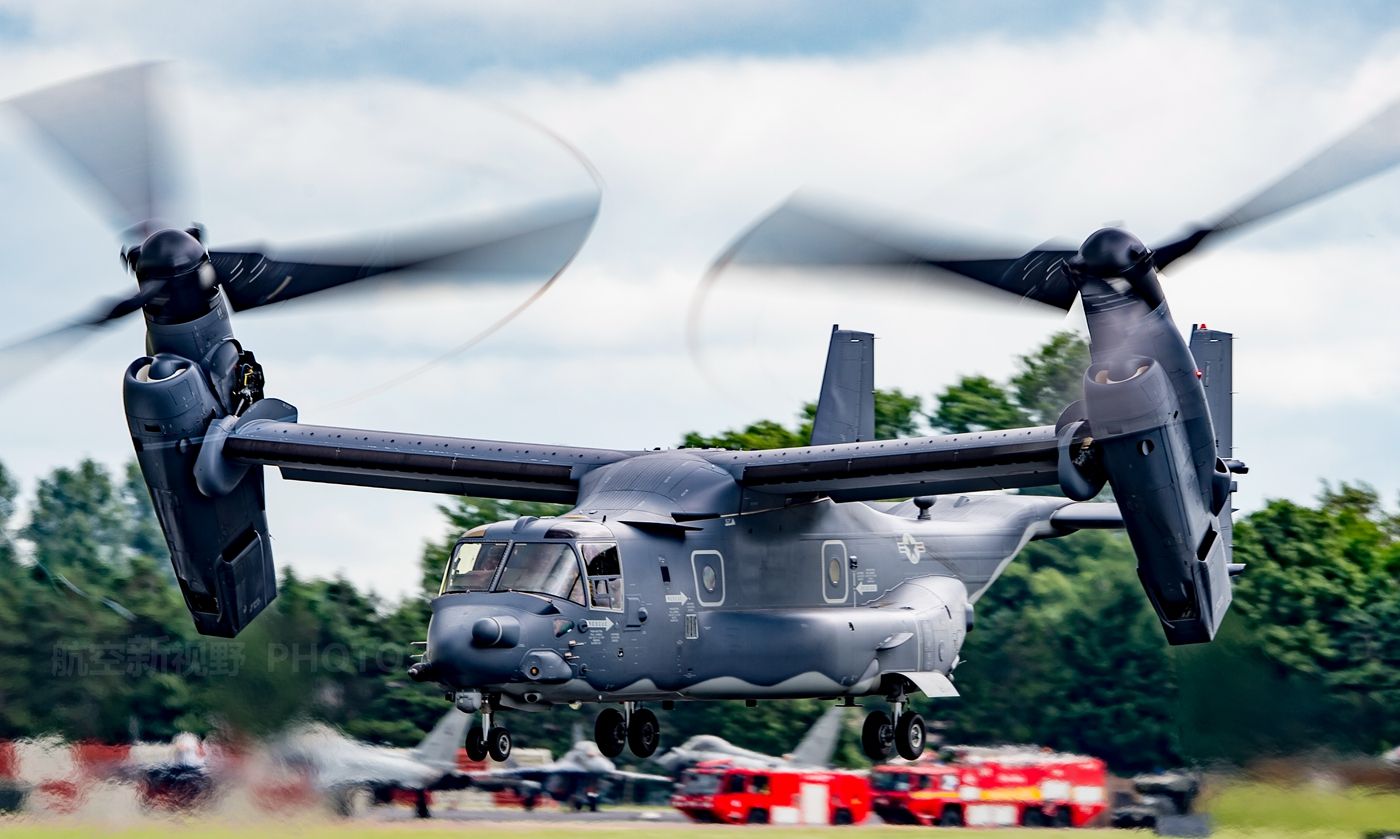 v22倾转旋翼机飞行表演高清大图目前仅美国有这样的飞机