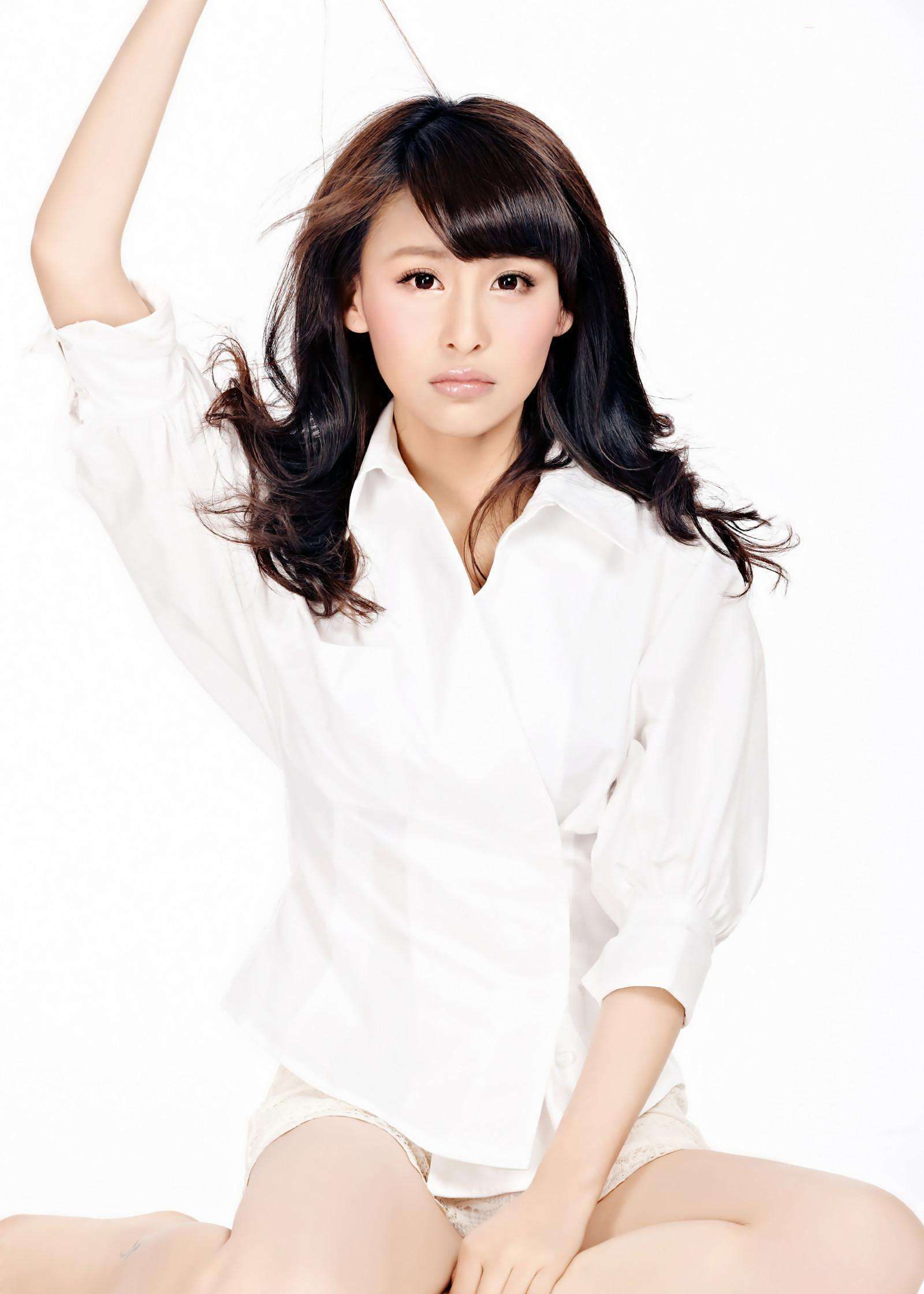 贾青:一个美艳动人,诱惑力十足的女星|贾青|女星|玉腿_新浪新闻