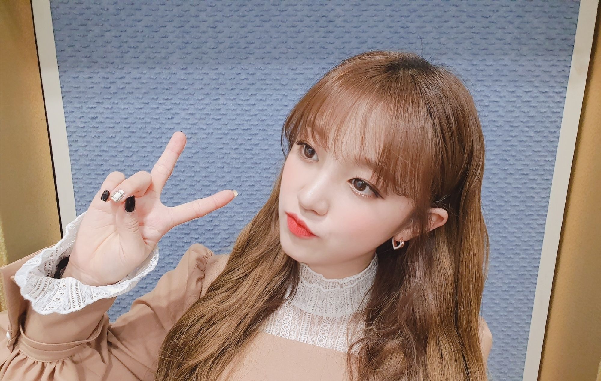 美少女宋雨琦自拍卖萌美图