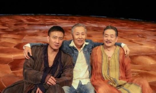 63岁陈道明和濮存昕、胡军同框,4个月头发竟然全白了